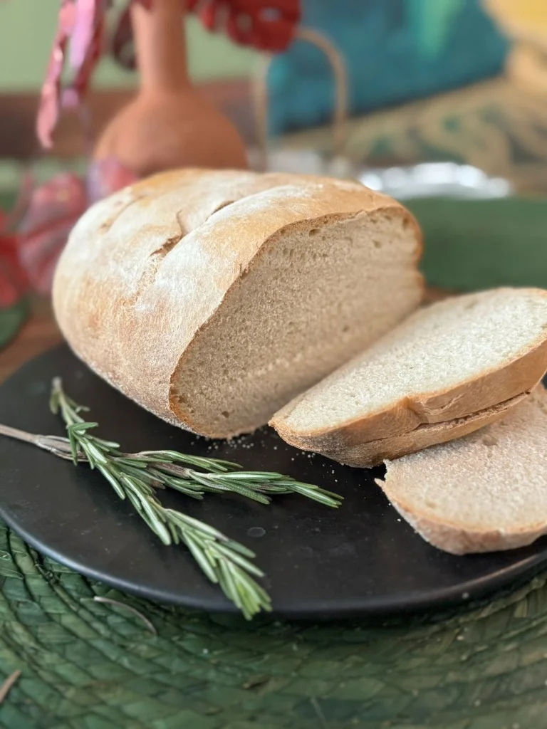 Pan de Masa Madre Framboyán